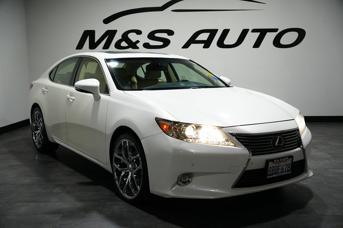 Used 2015 Lexus ES 350 w/ Luxury Package image 7