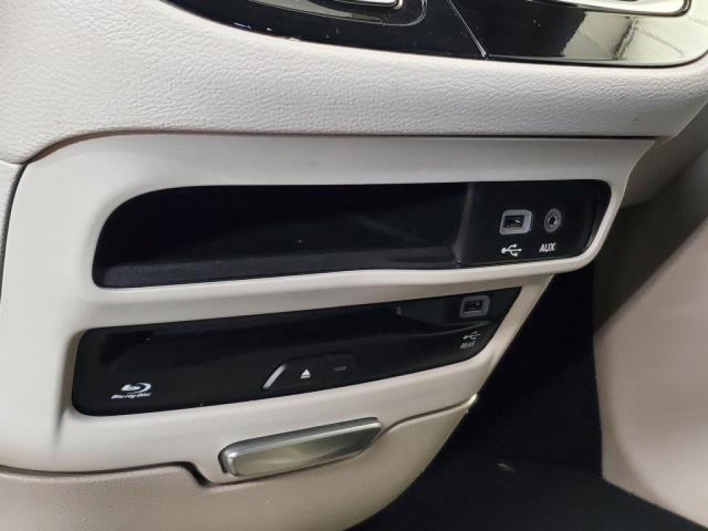 Used 2020 Chrysler Pacifica Touring-L Plus image 29
