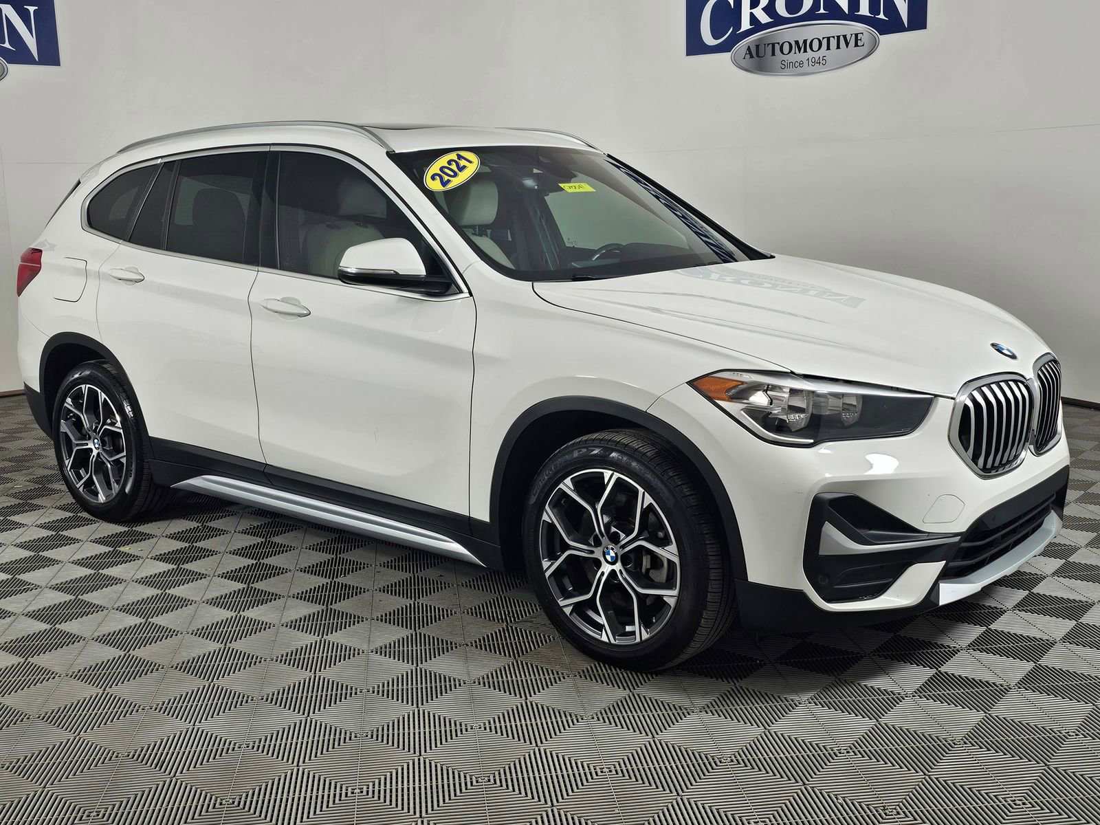 Used 2021 BMW X1 xDrive28i w/ Convenience Package image 9