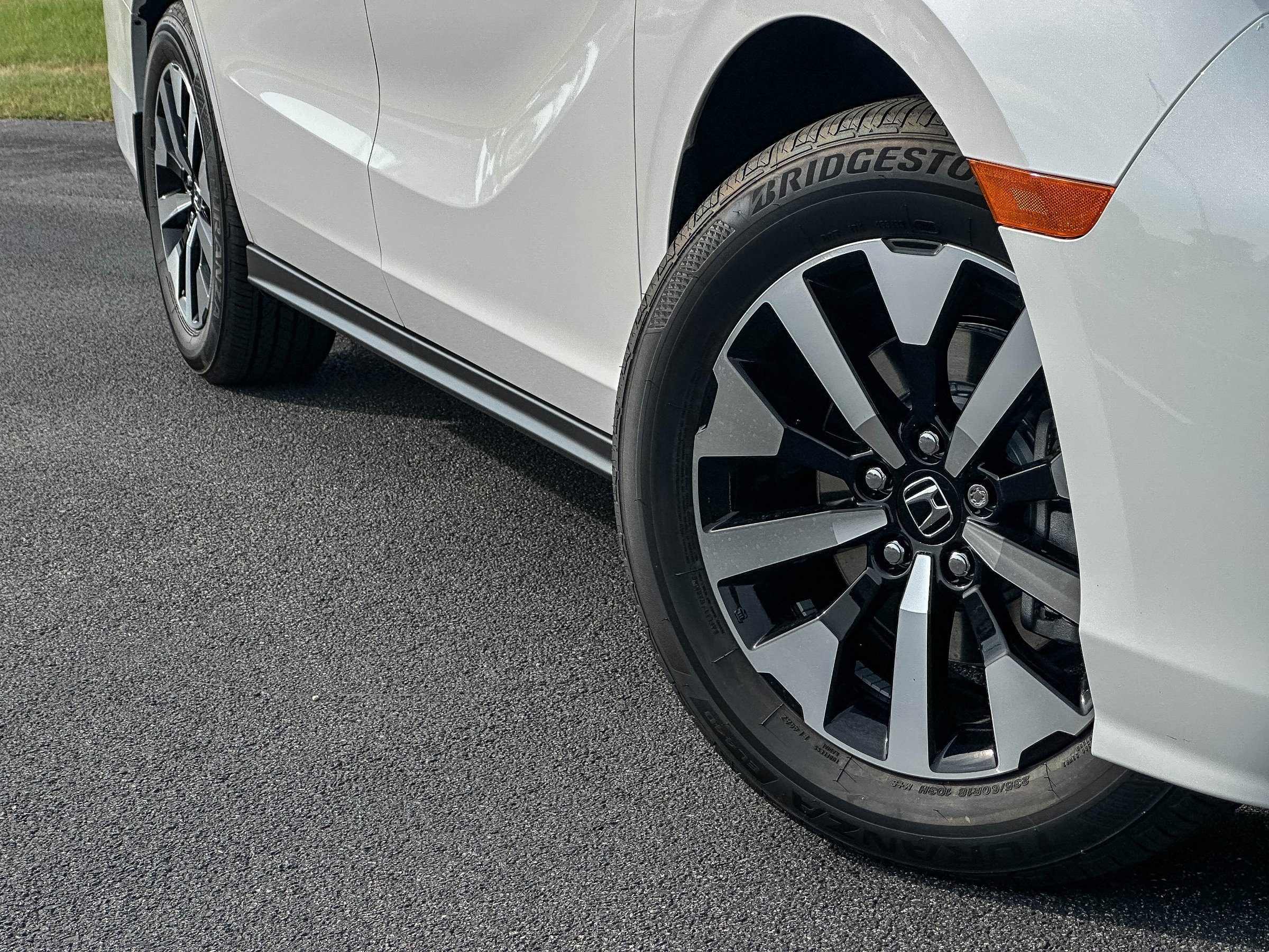 New 2026 Honda Odyssey EX-L image 2