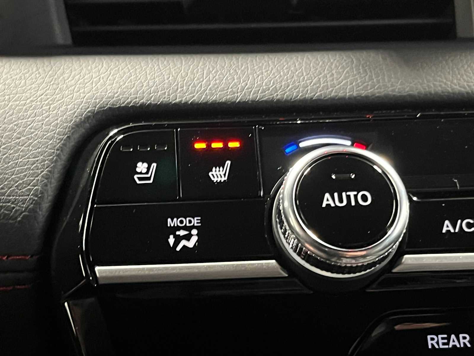 New 2025 Honda Pilot Black Edition image 22