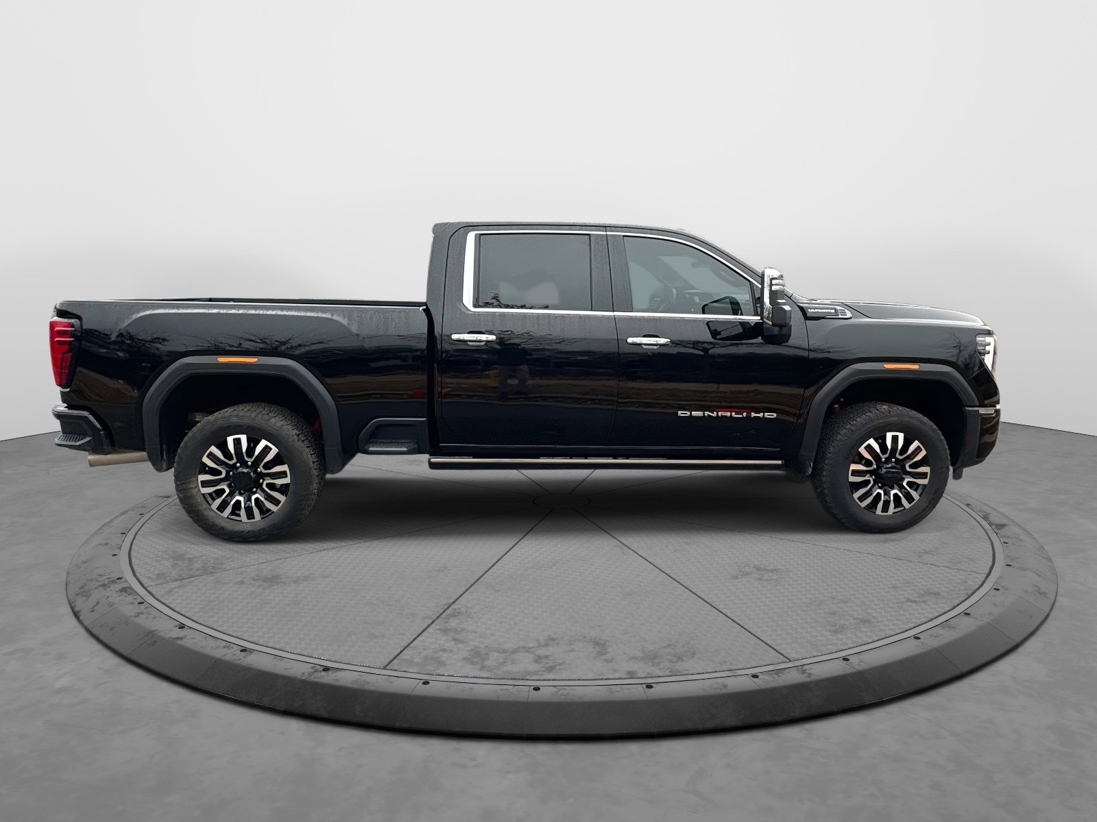 Used 2025 GMC Sierra 2500 Denali Ultimate image 9