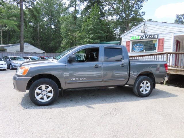 Used 2009 Nissan Titan SE w/ SE Drivers Convenience Pkg image 8