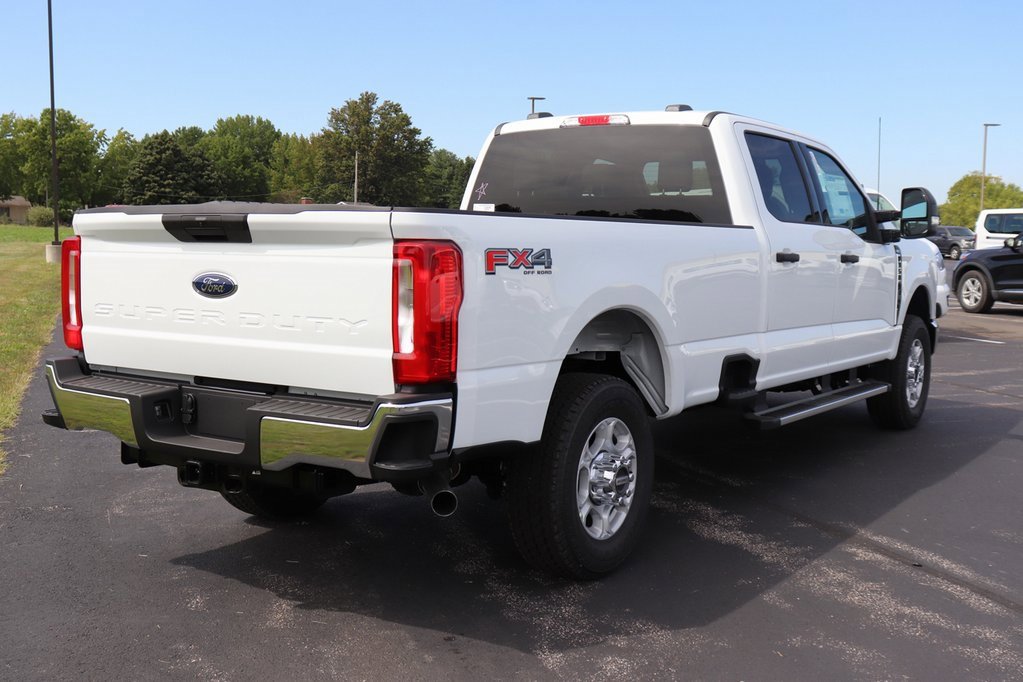 New 2026 Ford F350 4x4 Crew Cab Super Duty image 16