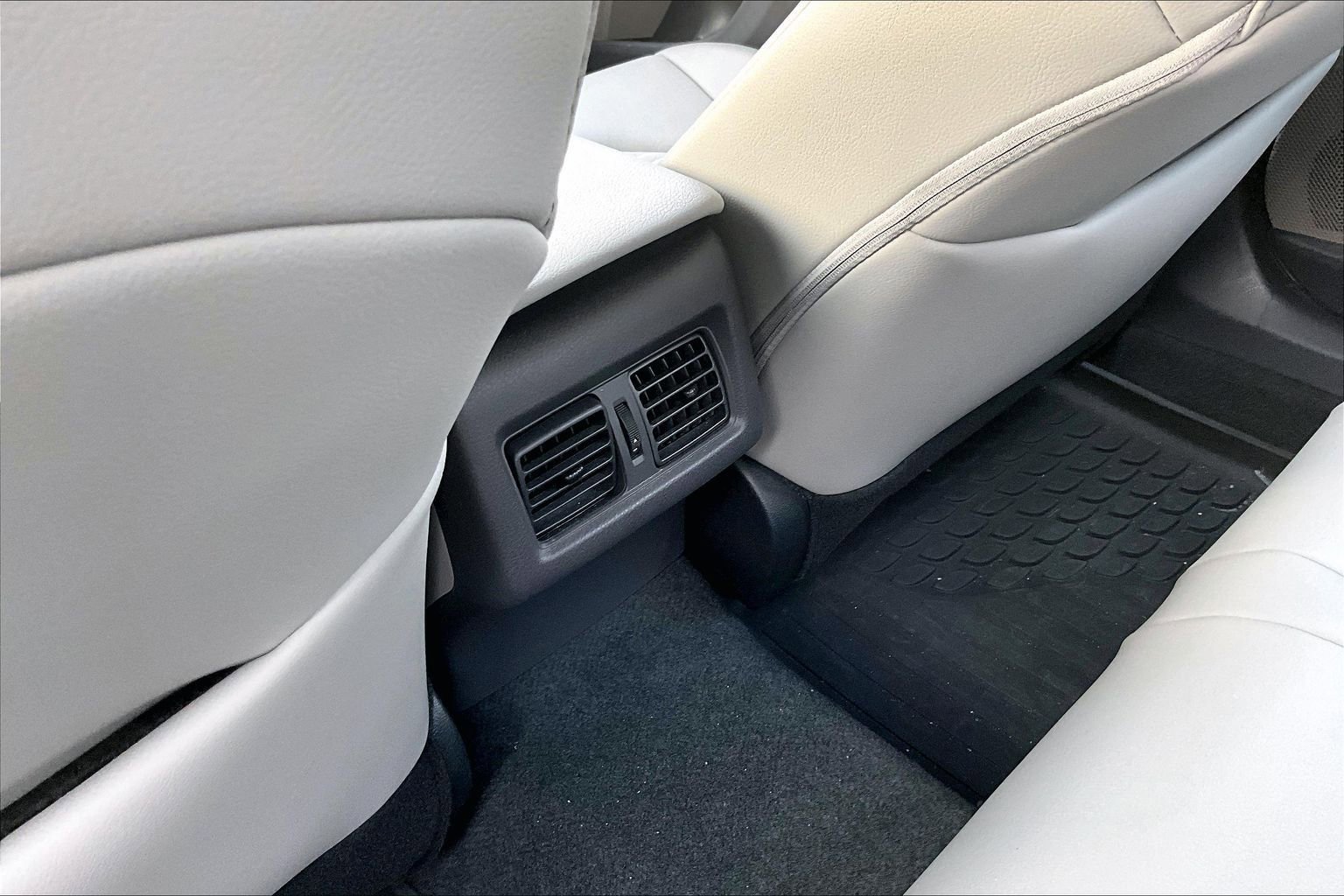 Used 2023 Toyota Camry SE w/ Audio Upgrade Package image 10