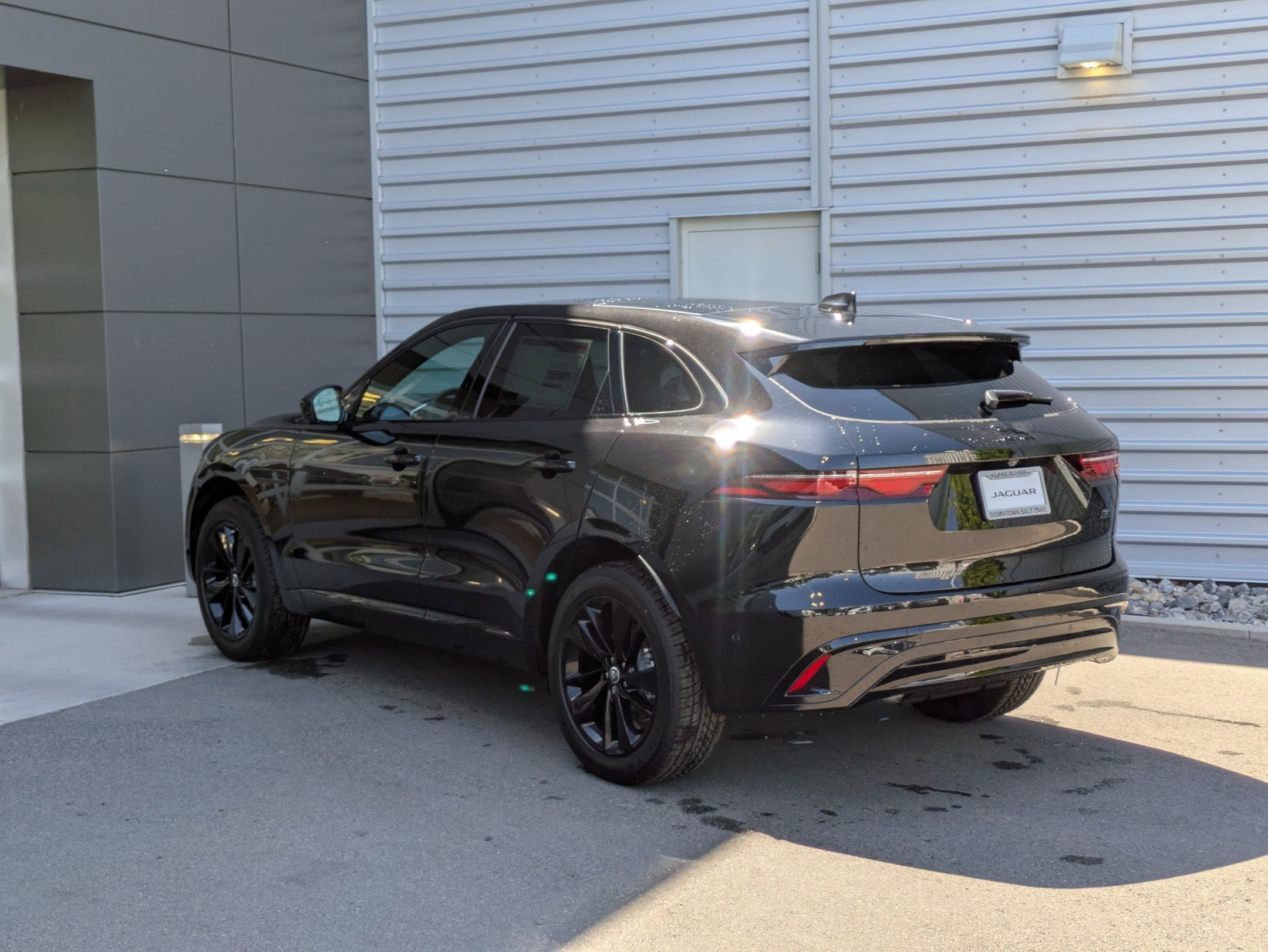 New 2026 Jaguar F-PACE R-Dynamic S image 3