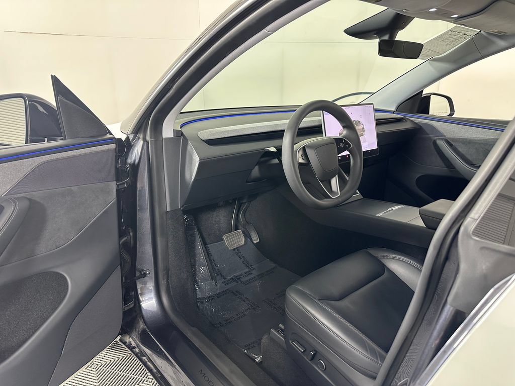 Used 2026 Tesla Model Y AWD image 19