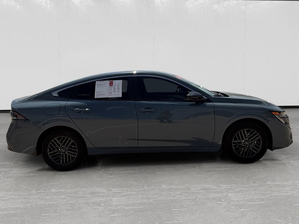 Used 2026 Nissan Sentra SV w/ SV Convenience Package FWD image 6
