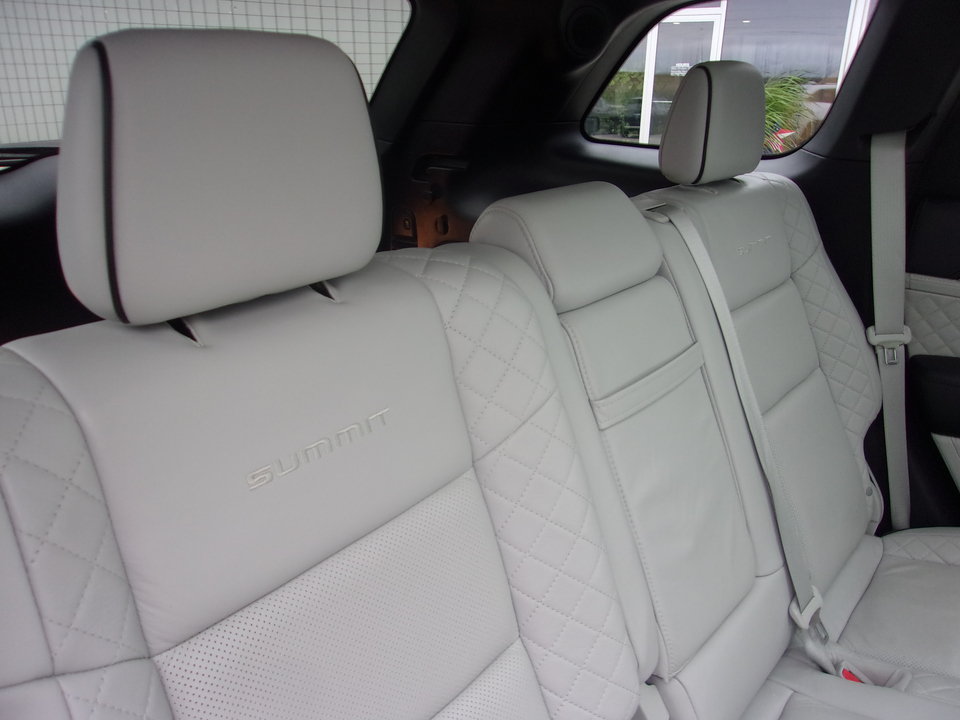 Used 2019 Jeep Grand Cherokee Summit AWD/4WD image 21