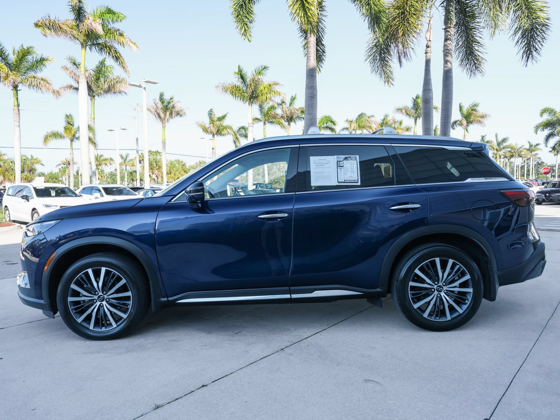 Used 2023 INFINITI QX60 Sensory w/ Vision Package AWD/4WD image 22