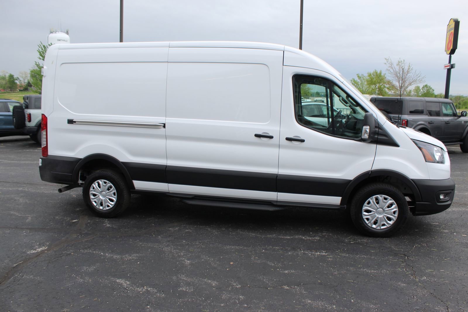 New 2025 Ford Transit 250 148 Medium Roof w/ Load Area Protection Package image 5
