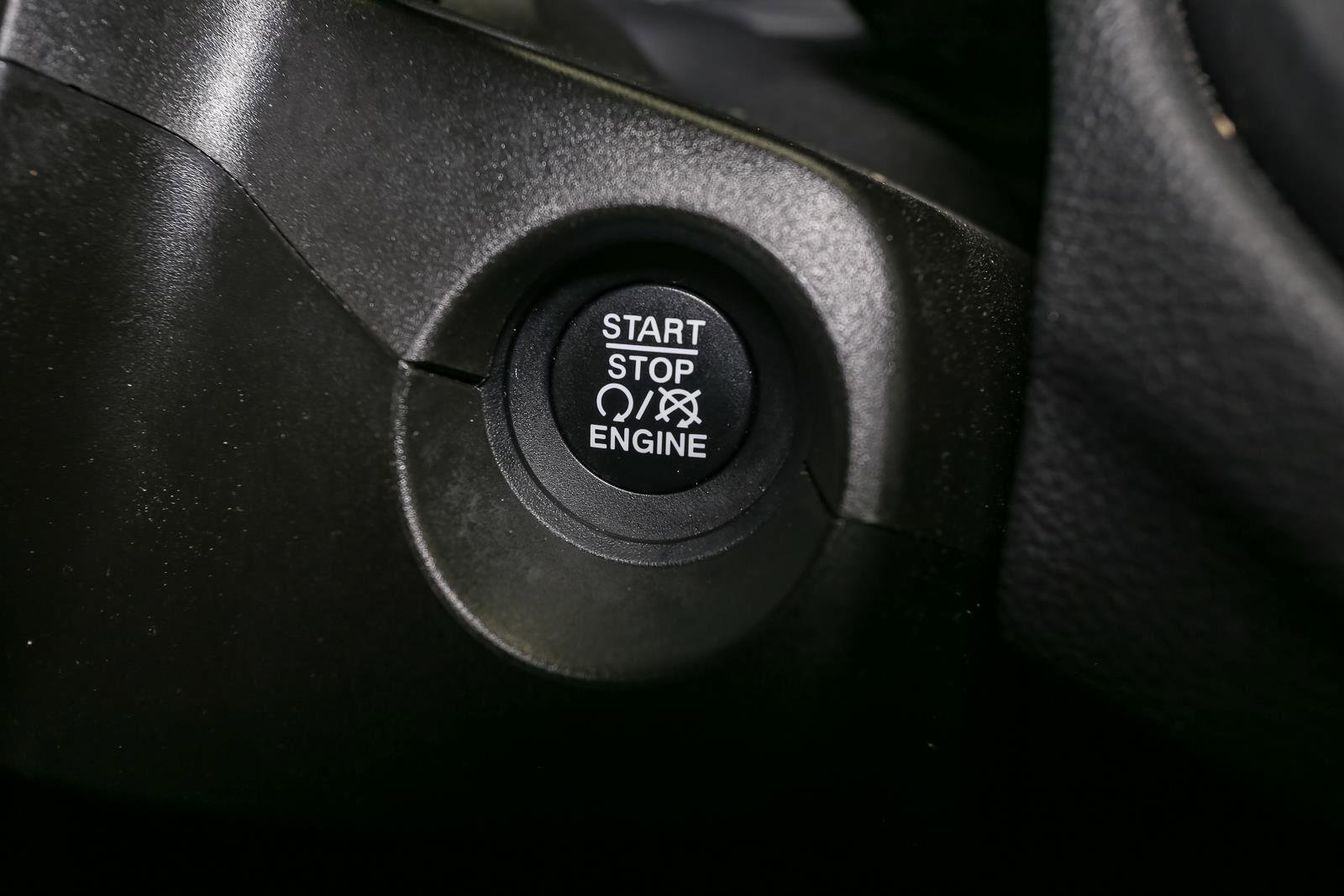 Used 2020 Jeep Compass Latitude w/ Cold Weather Group image 32