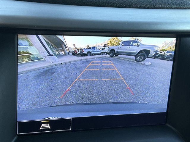 Used 2023 GMC Acadia SLE w/ Driver Convenience Package image 15