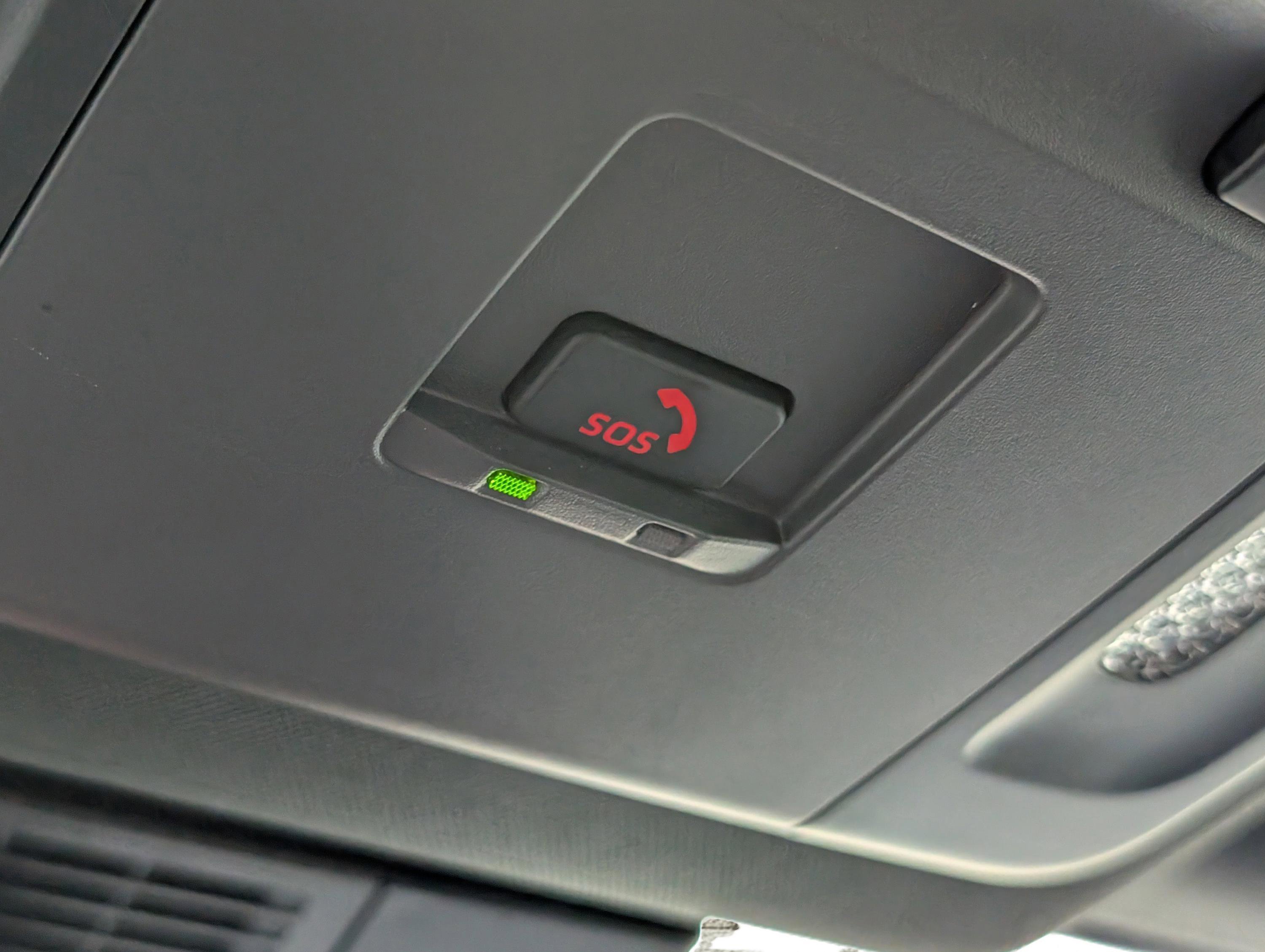 Used 2025 Toyota Camry SE image 25