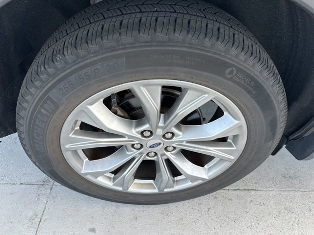 Used 2020 Ford Explorer XLT w/ Equipment Group 202A image 8