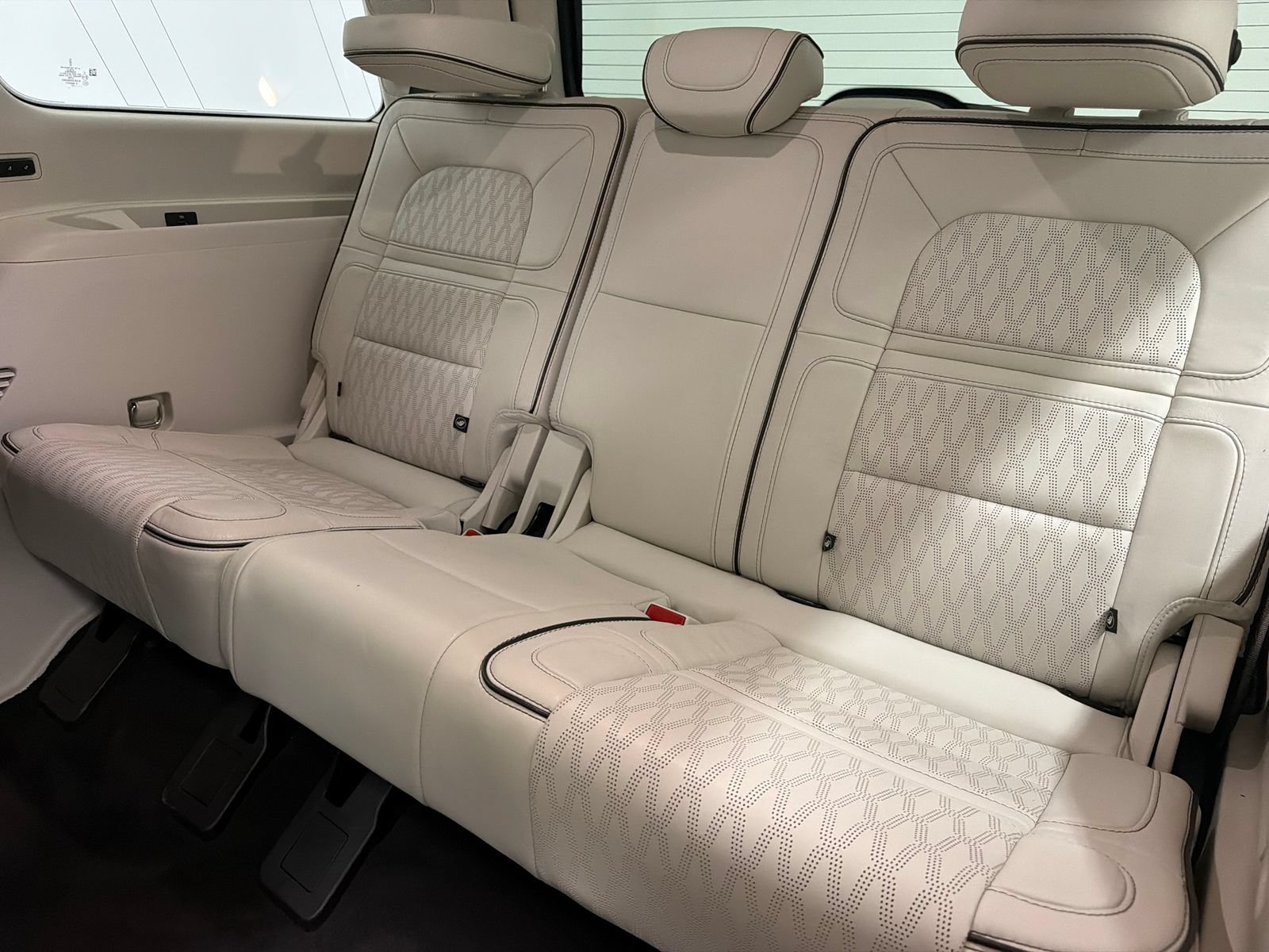Certified 2023 Lincoln Navigator Black Label AWD/4WD image 19