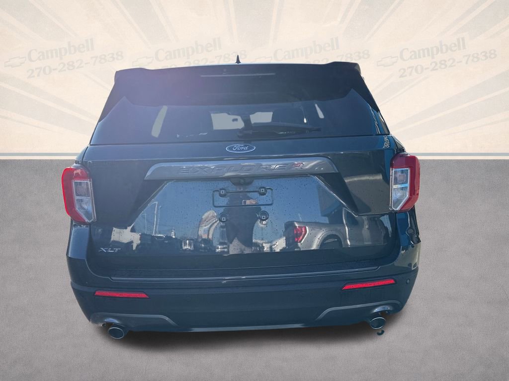 Used 2022 Ford Explorer XLT w/ Equipment Group 202A image 4