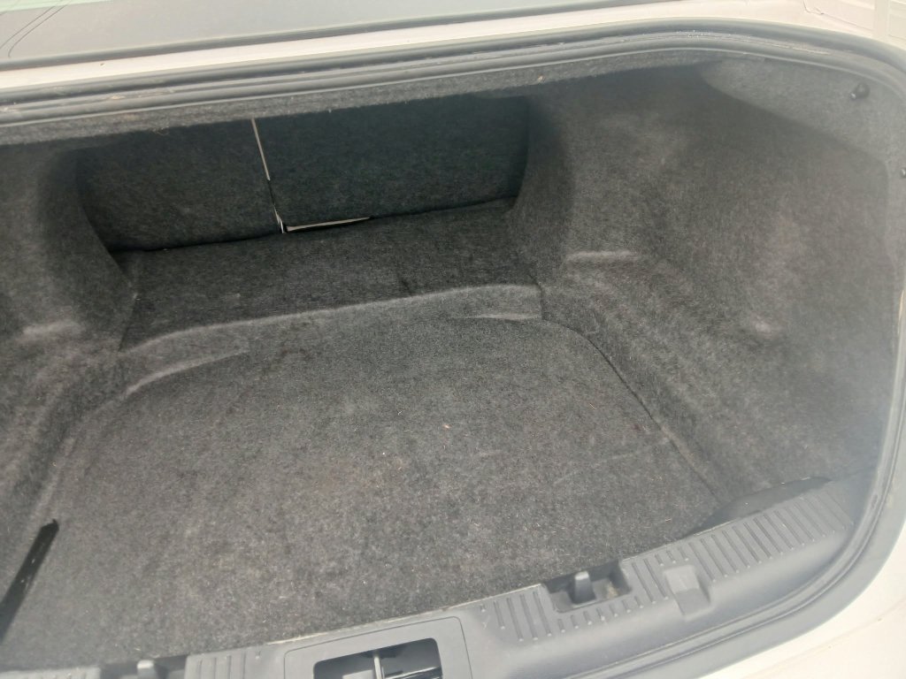 Used 2012 Ford Taurus Limited FWD image 17