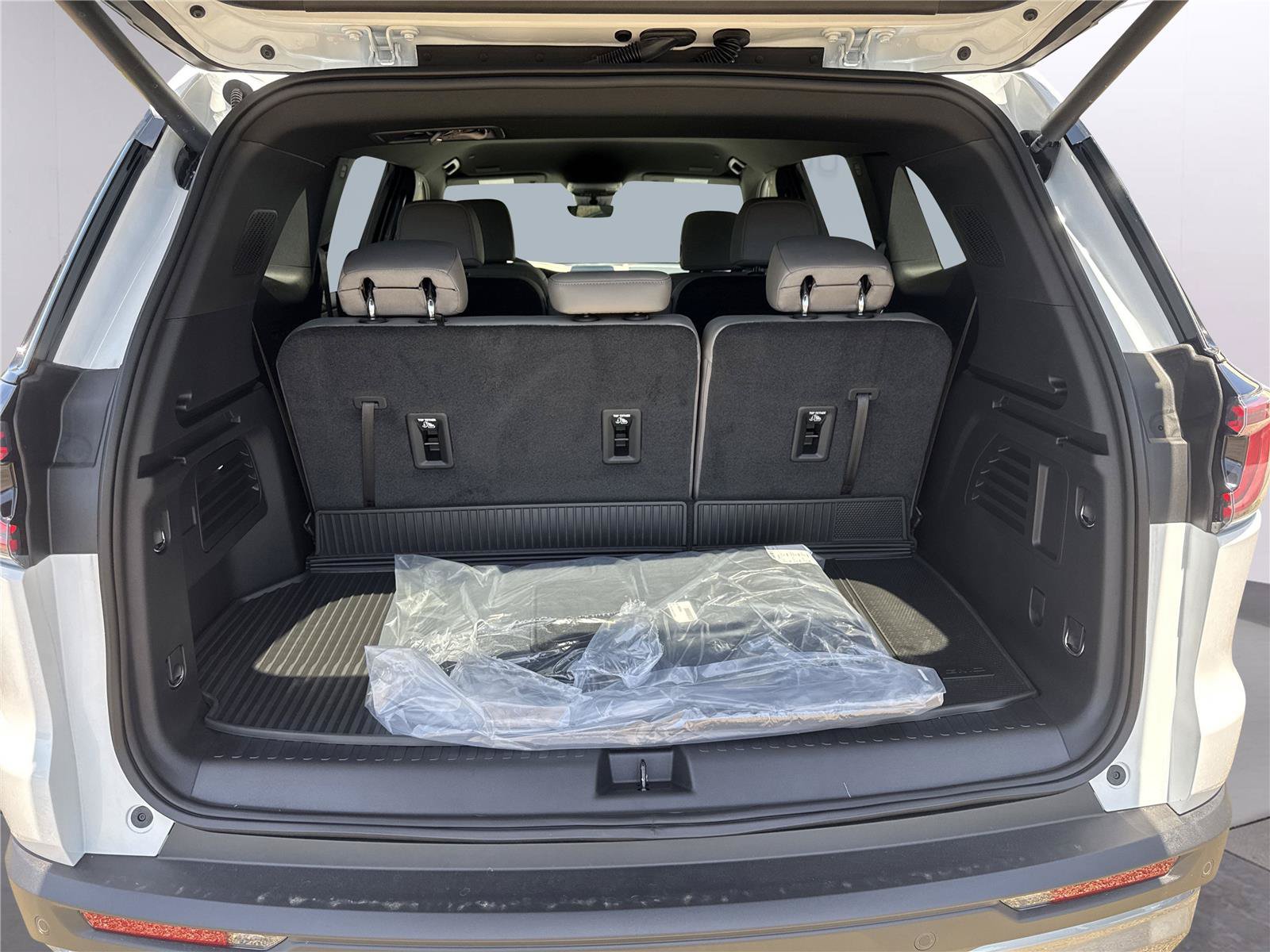 New 2026 GMC Acadia Elevation w/ Elevation Premium Package FWD image 34