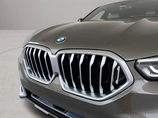 Used 2023 BMW X6 xDrive40i w/ Luxury Seating Package image 2