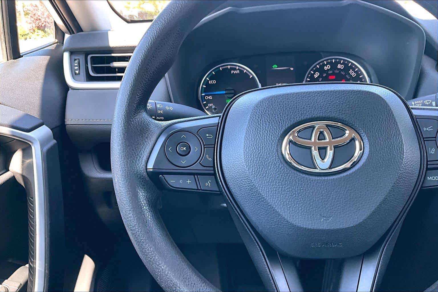 Used 2022 Toyota RAV4 XLE AWD/4WD image 23