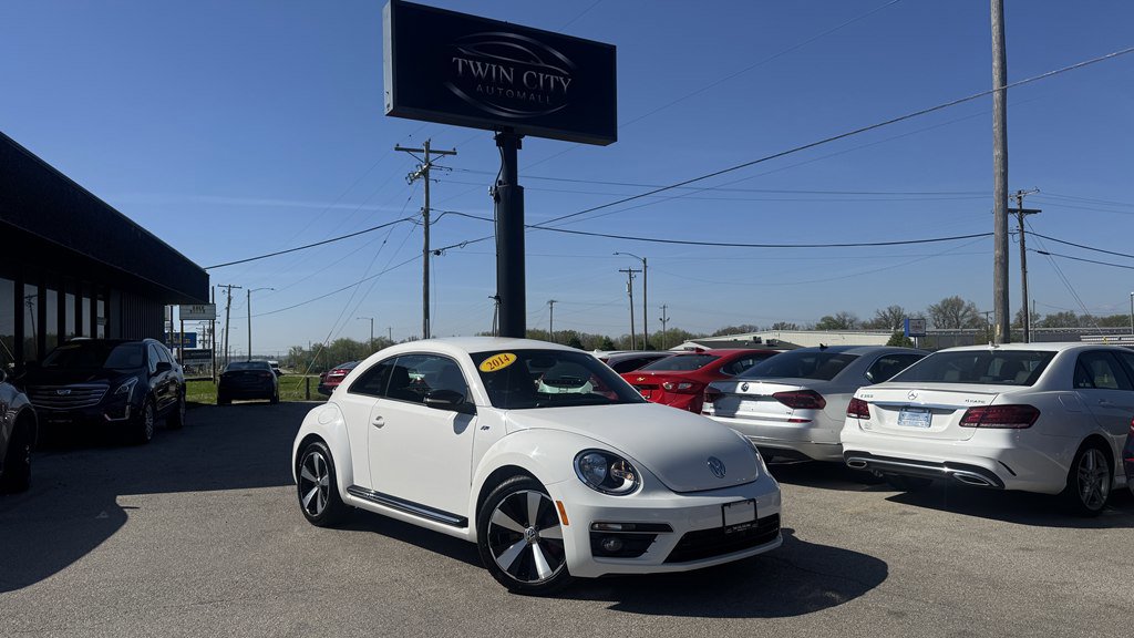 Used 2014 Volkswagen Beetle R-Line FWD image 1
