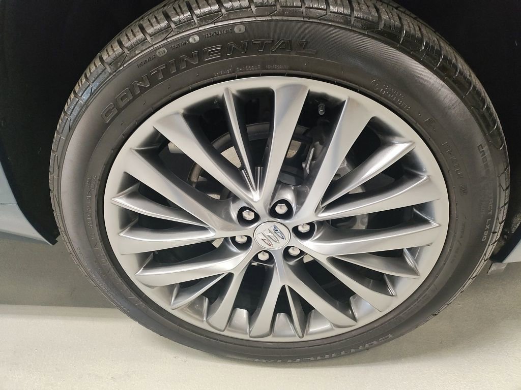 Certified 2025 Buick Enclave Avenir w/ Trailering Package, 5000 lbs. image 4