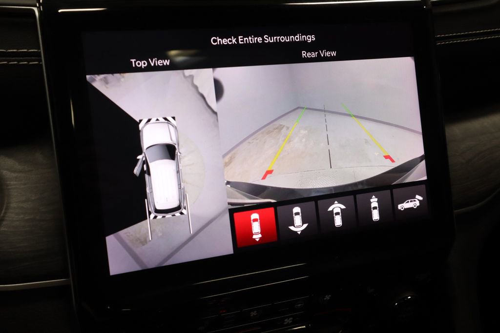 Used 2023 Jeep Grand Cherokee L Limited w/ Luxury Tech Group II image 4