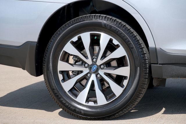 Used 2015 Subaru Outback 2.5i Limited AWD/4WD image 38
