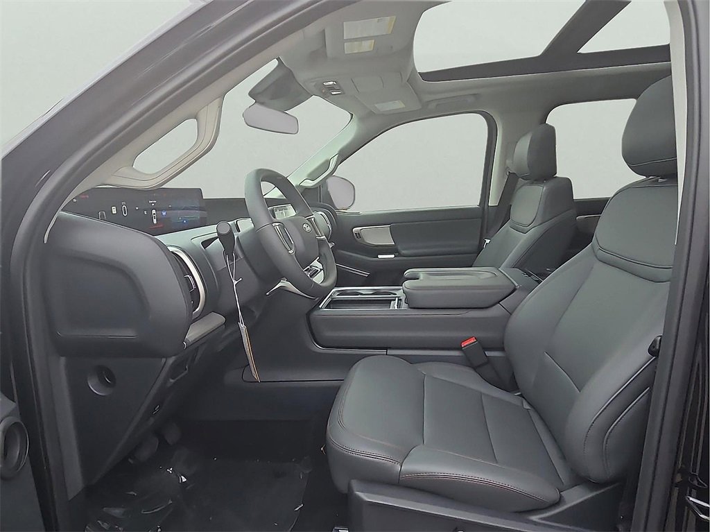 New 2025 Ford Expedition Active image 12