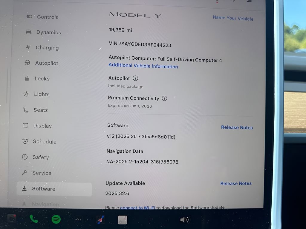 Used 2024 Tesla Model Y Long Range image 24