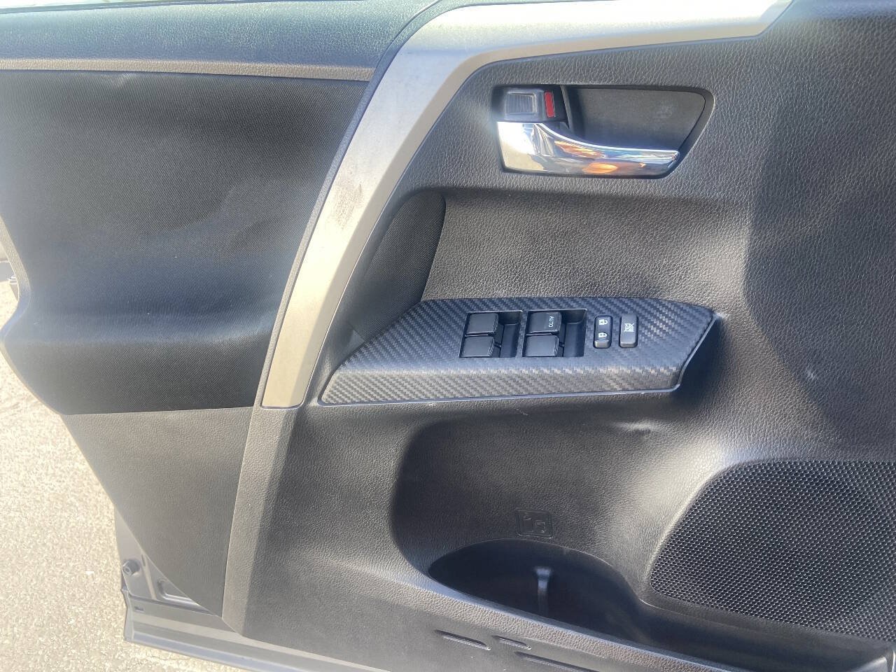 Used 2014 Toyota RAV4 XLE FWD image 19