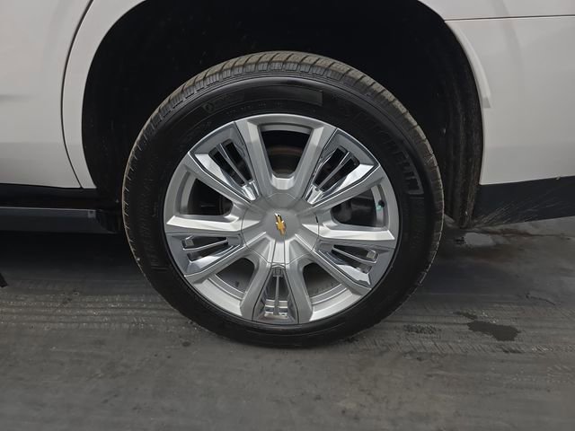Used 2021 Chevrolet Tahoe High Country w/ Premium Package AWD/4WD image 16
