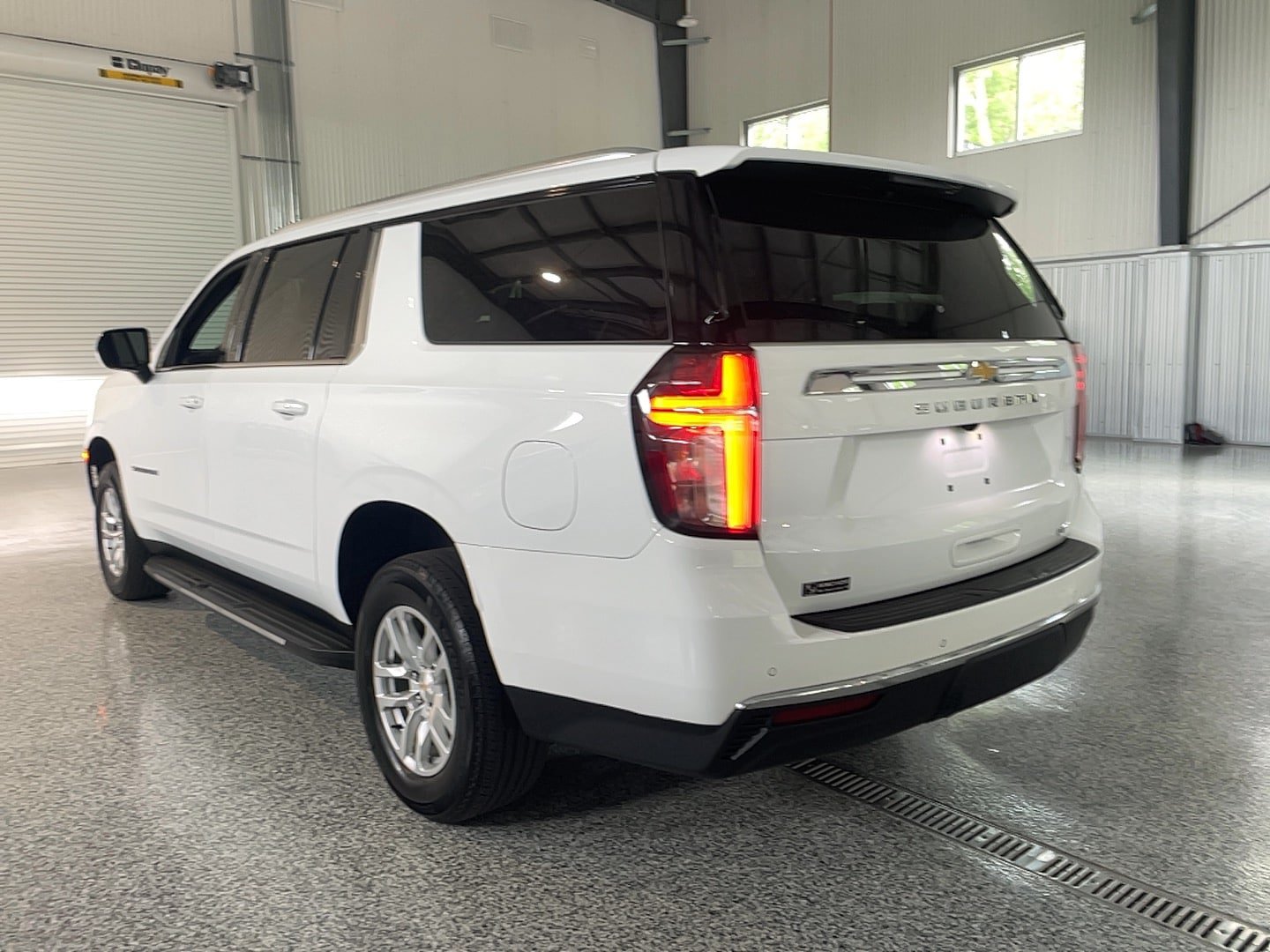 Used 2024 Chevrolet Suburban LT AWD/4WD image 11