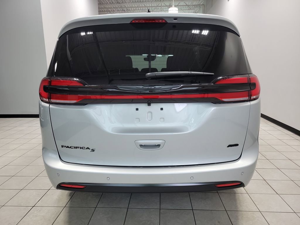 New 2026 Chrysler Pacifica Select w/ S Appearance Package image 5
