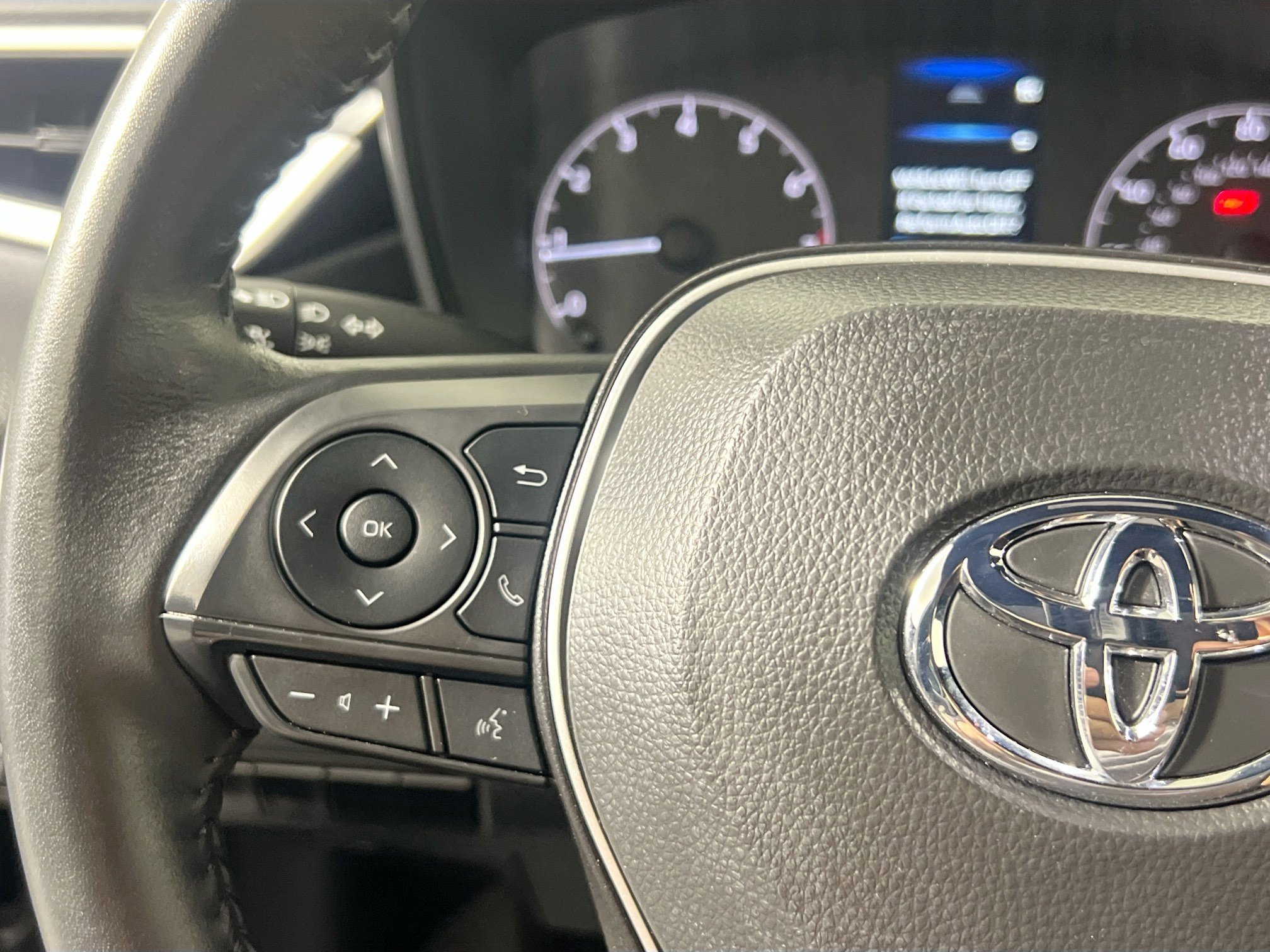 Used 2025 Toyota Corolla SE image 17