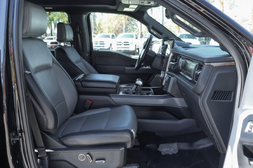 Used 2025 Ford F150 Lightning Lariat AWD/4WD image 40