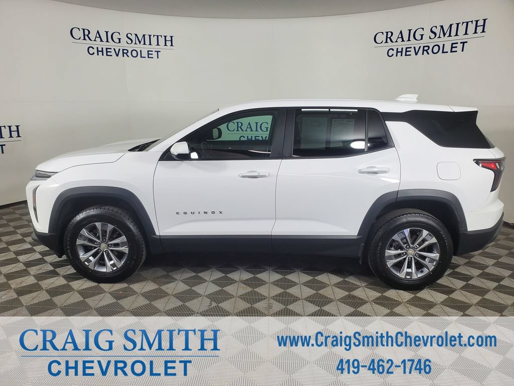 Used 2025 Chevrolet Equinox LT FWD image 2