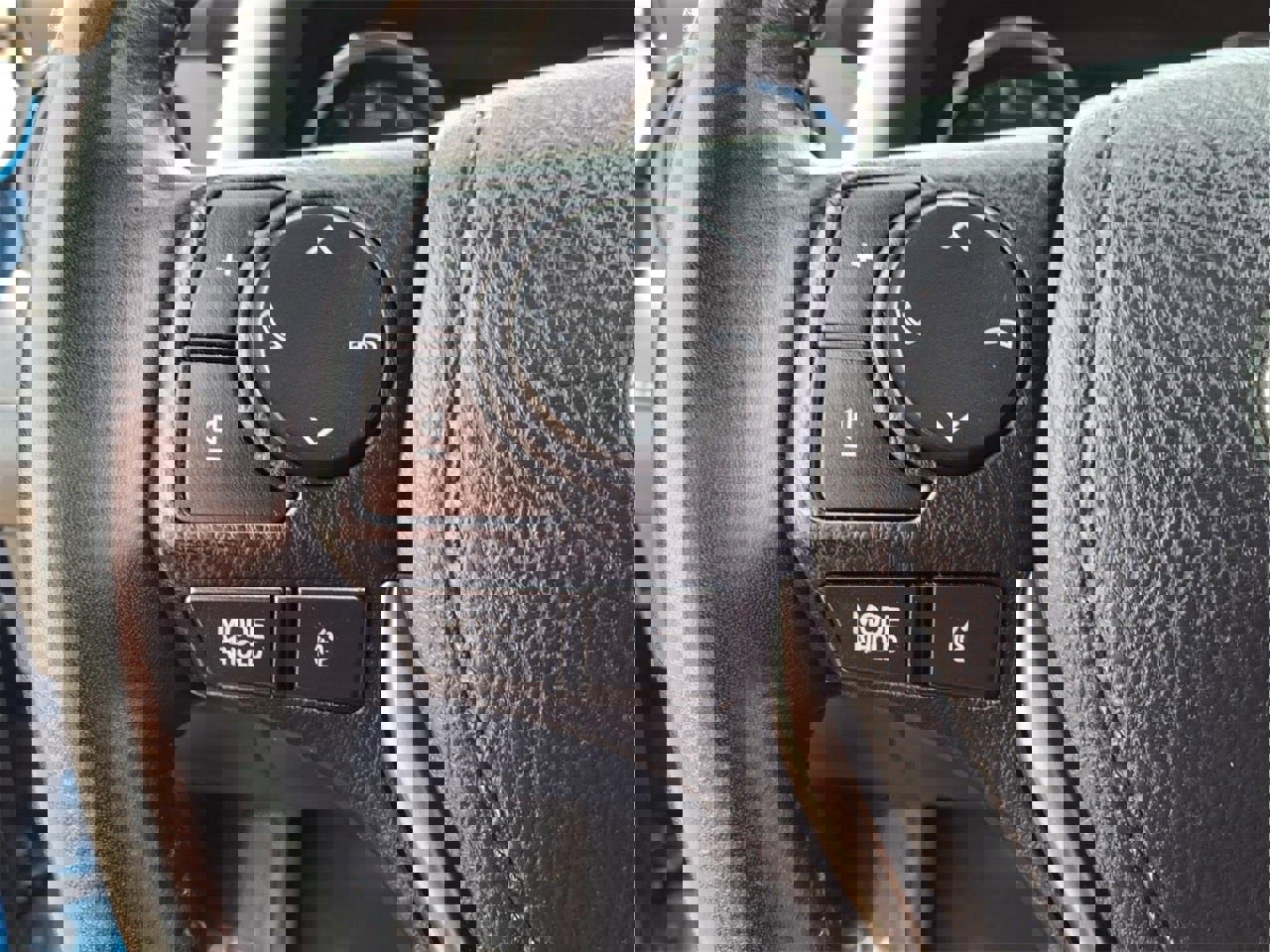 Used 2018 Toyota RAV4 Limited w/ Protection Package image 27