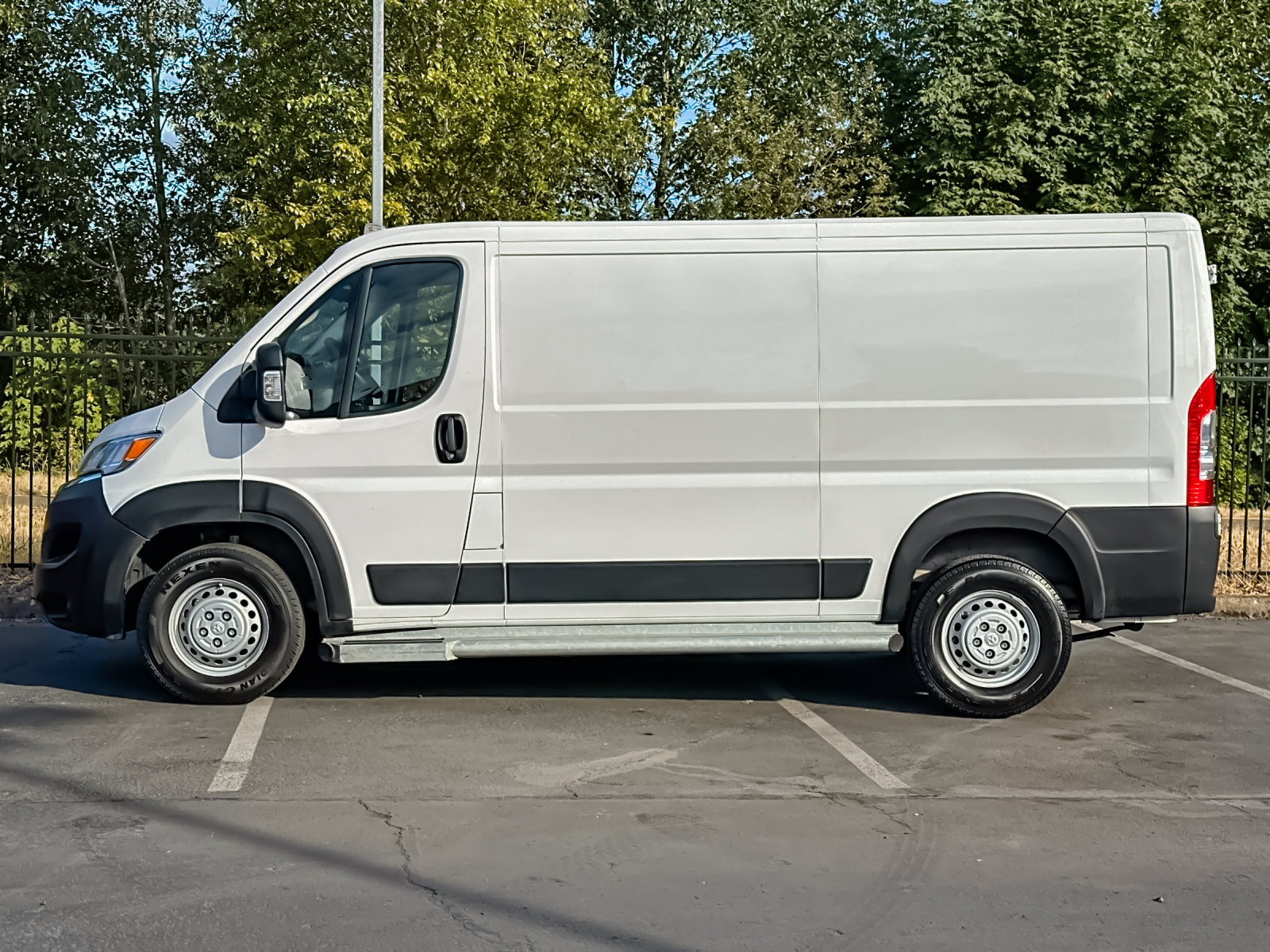 Used 2025 RAM ProMaster 2500 w/ U-Haul Equipment Group FWD image 7