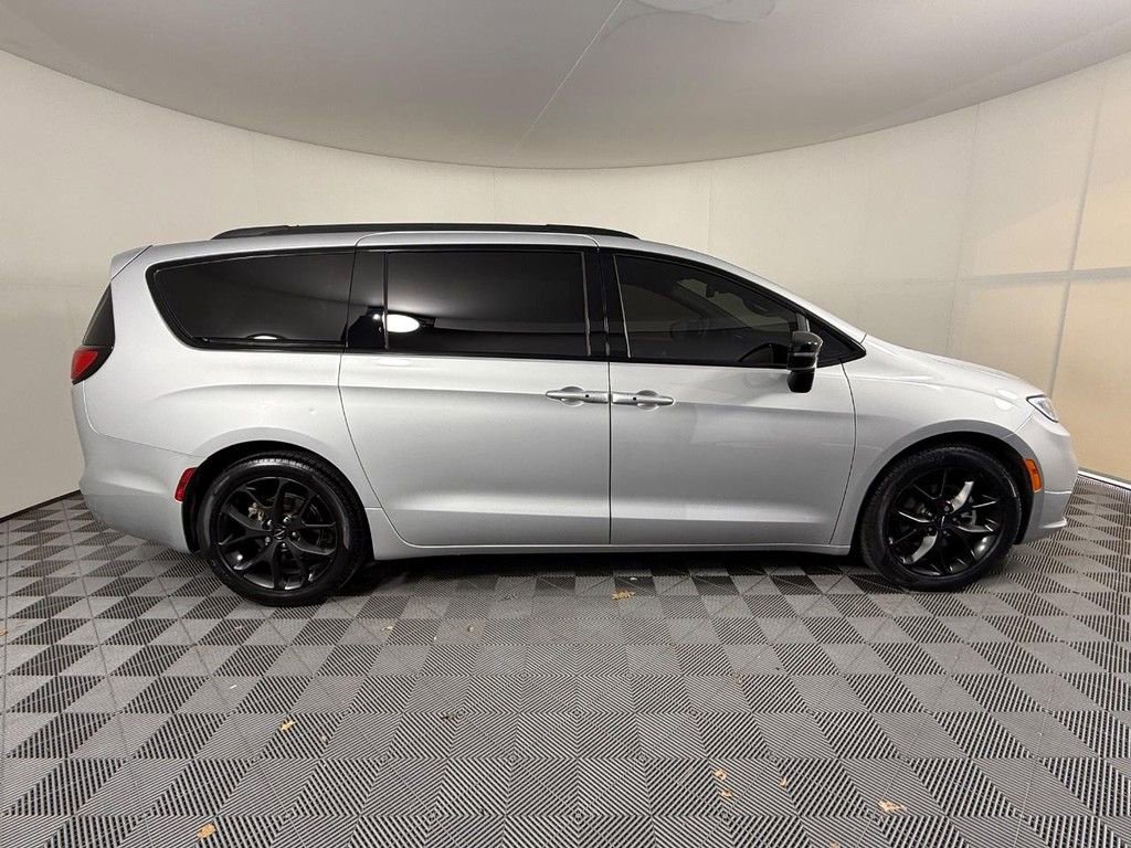 Used 2024 Chrysler Pacifica Limited w/ S Appearance Package video 2