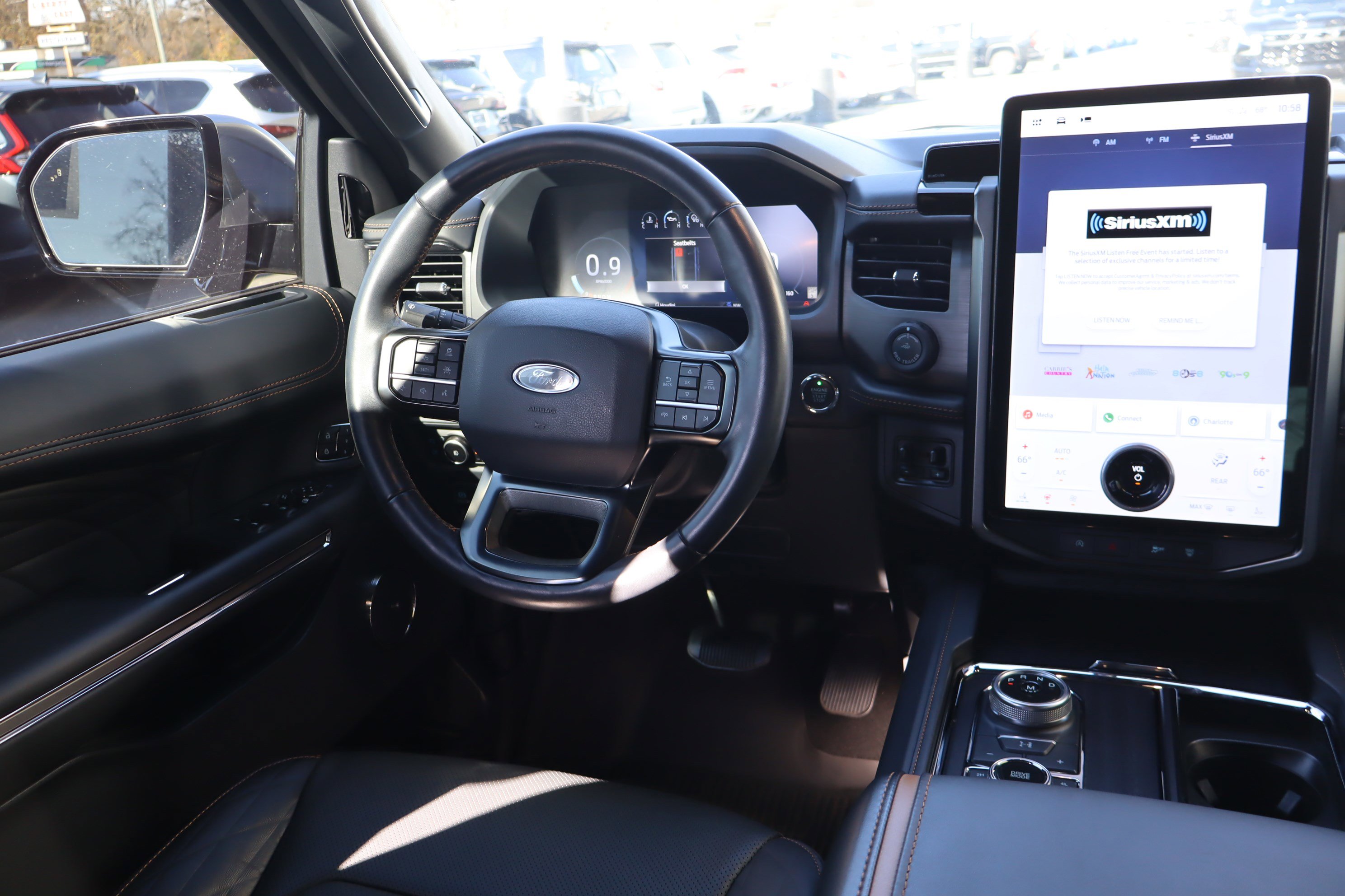 Used 2024 Ford Expedition Platinum image 14