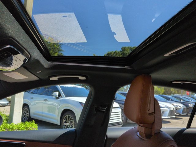 Used 2025 Mercedes-Benz C 300 Sedan image 21