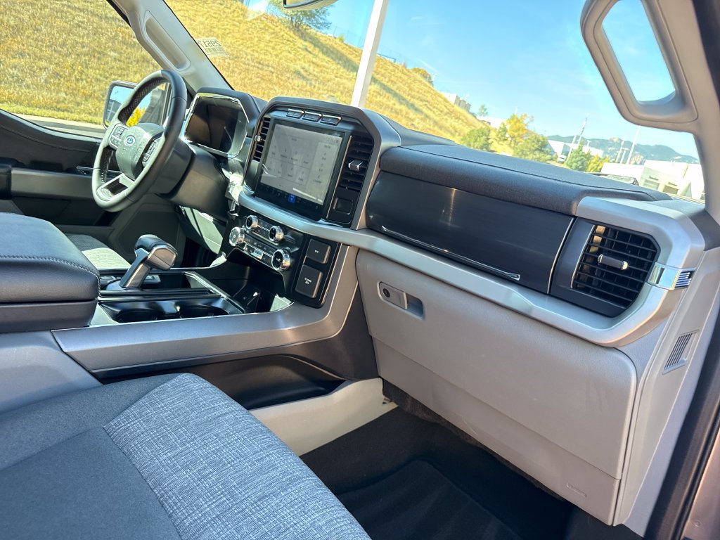 Used 2023 Ford F150 Lightning XLT AWD/4WD image 31