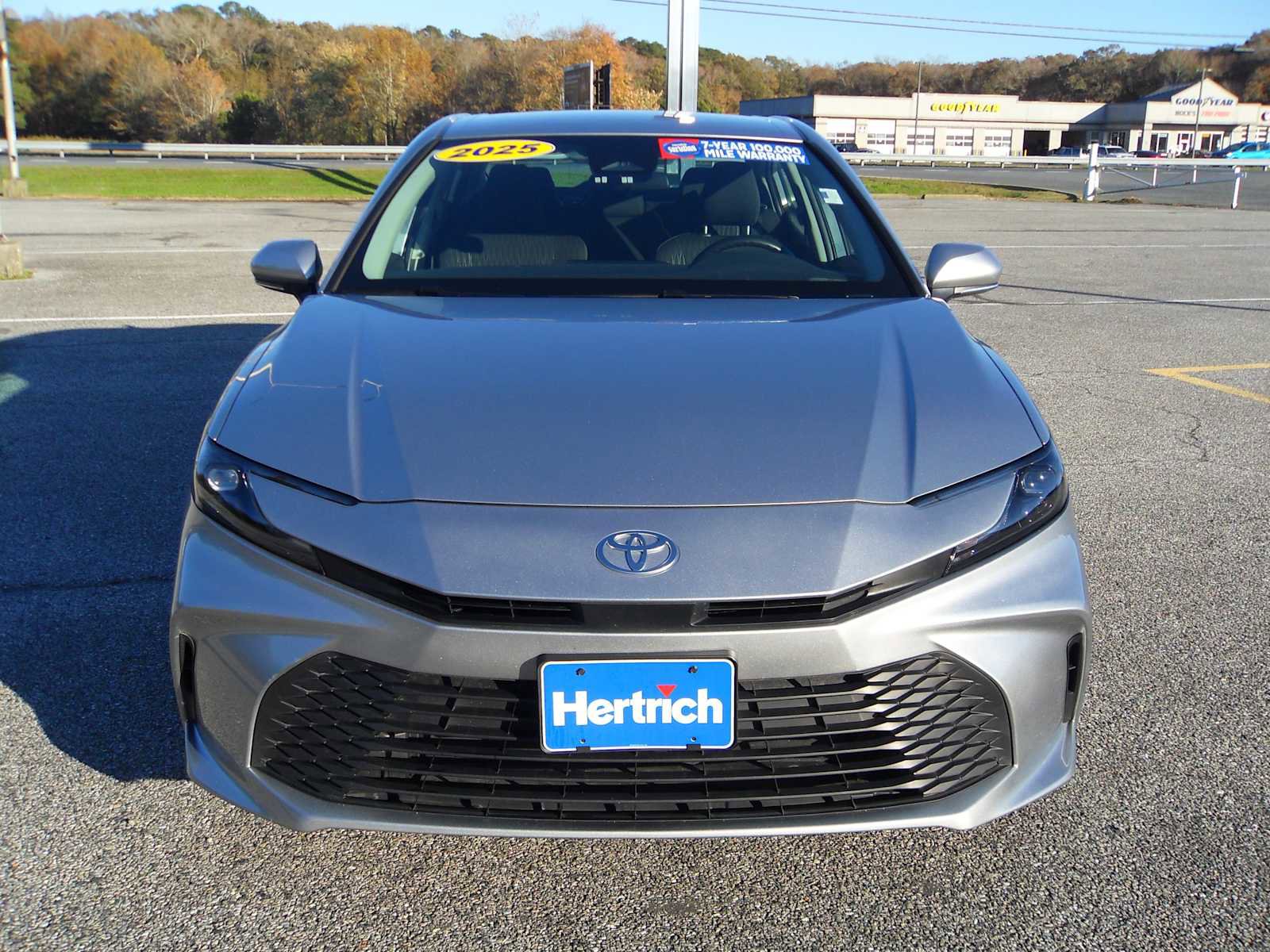 Used 2025 Toyota Camry LE image 8
