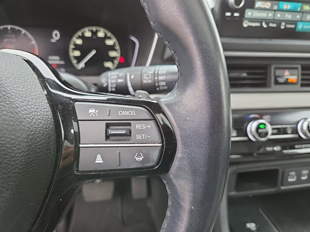 Used 2024 Honda Pilot Touring image 23