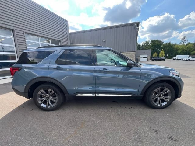 Used 2025 Ford Explorer Active w/ Active Comfort Package AWD/4WD image 4