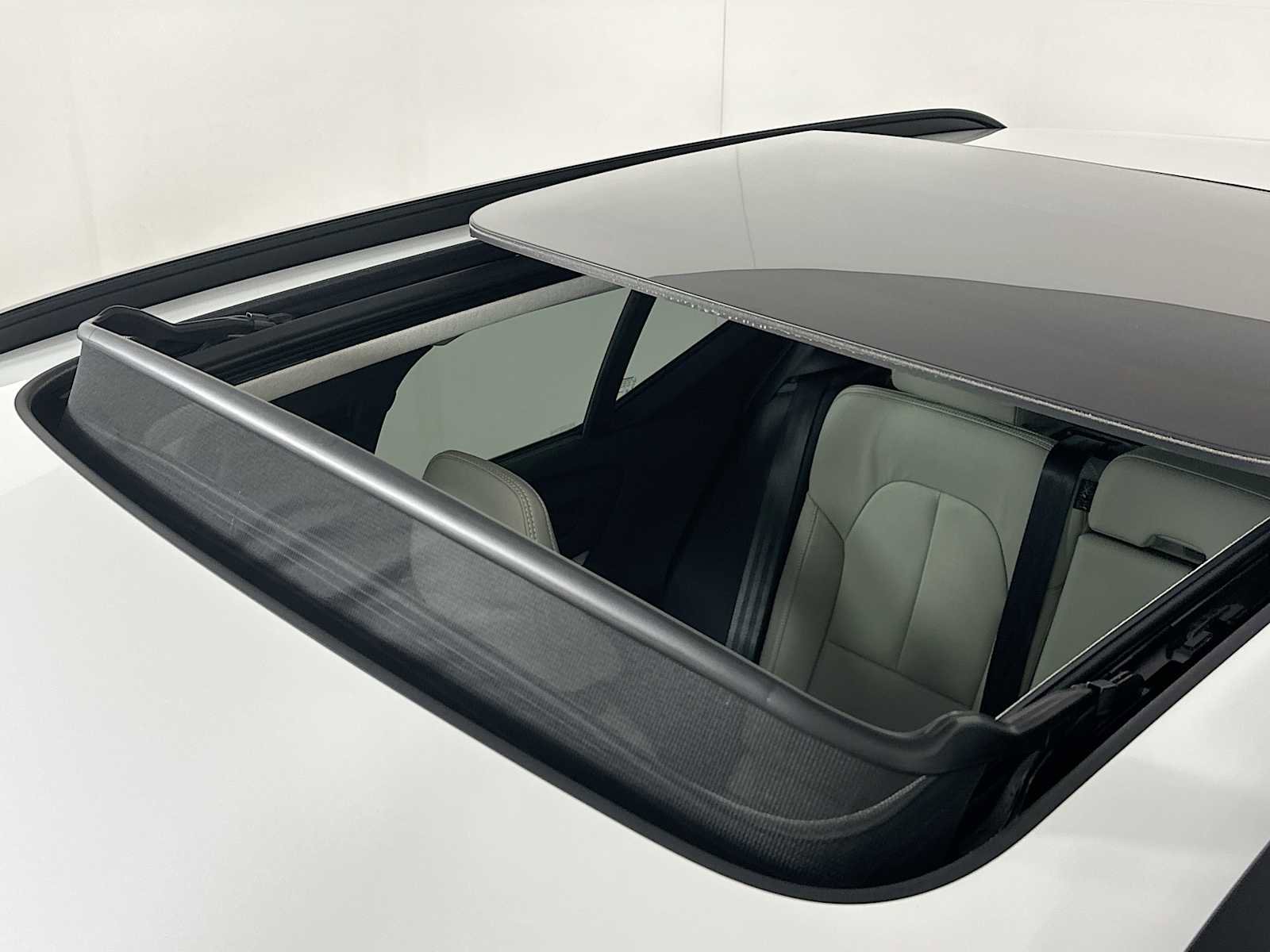 New 2026 Volvo XC40 B5 Plus w/ Protection Package Premier image 19