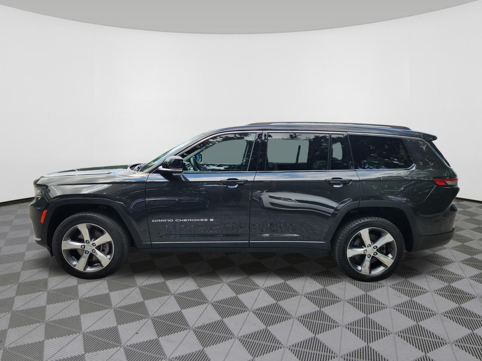Used 2022 Jeep Grand Cherokee L Limited AWD/4WD image 5