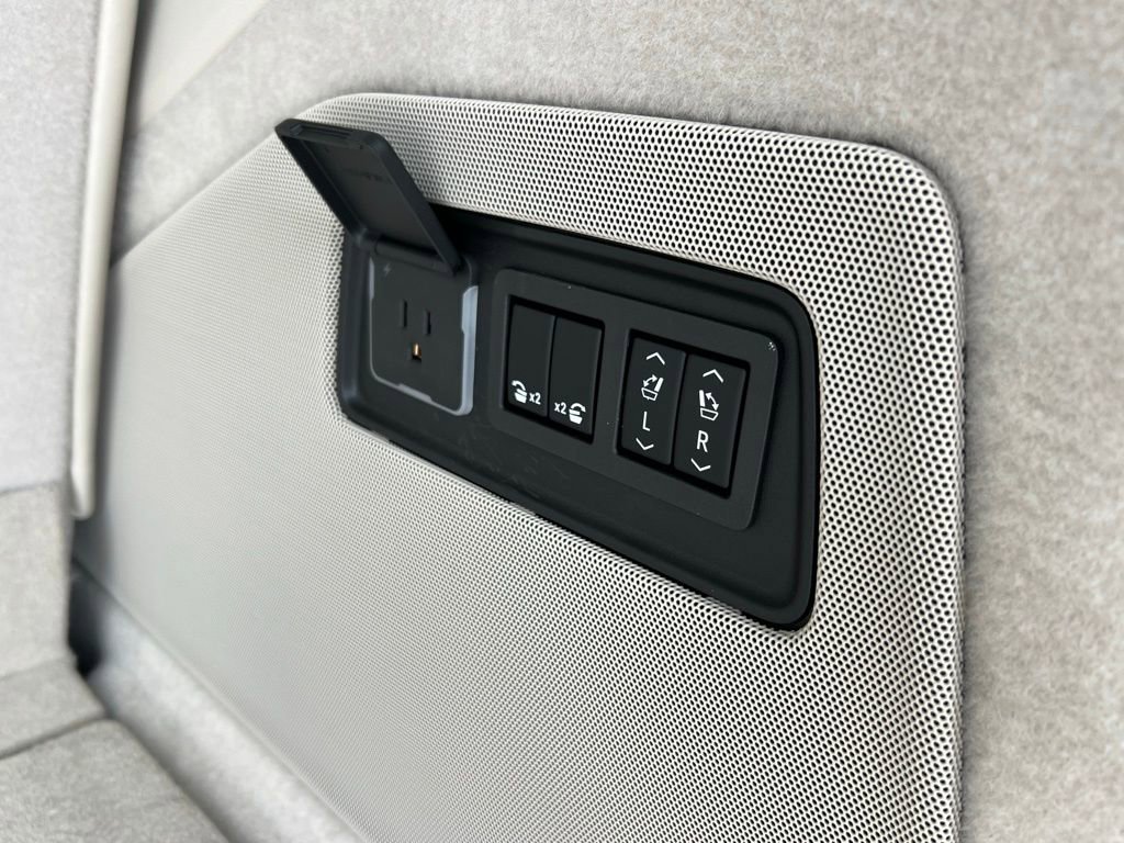 New 2026 Cadillac Escalade Platinum Luxury AWD/4WD image 25